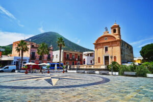 Salina - Malfa Piazza