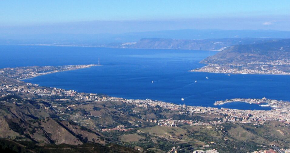 Stretto di Messina dall'alto