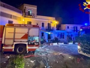 Vigili del fuoco incendio Palermo gelateria