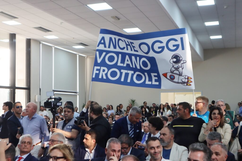 conferenza stampa aeroporto reggio calabria