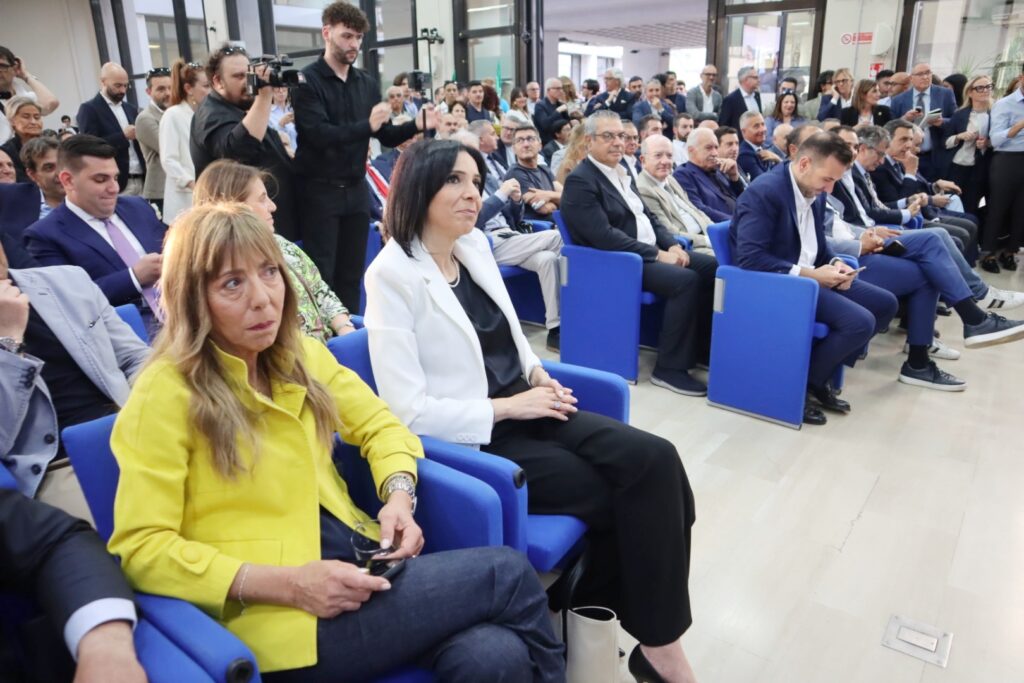 conferenza stampa aeroporto reggio calabria