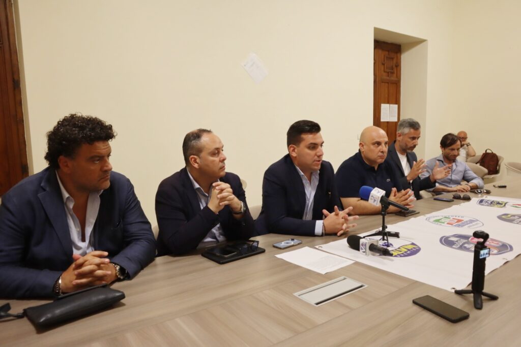 conferenza stampa centrodestra