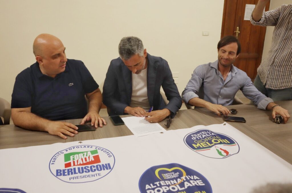 conferenza stampa centrodestra ripepi neri e cardia