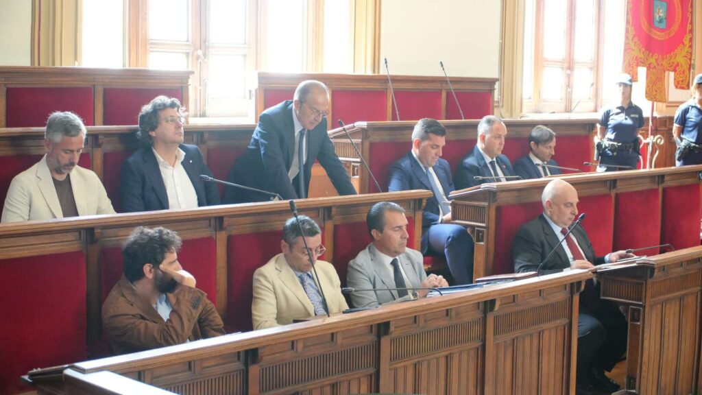 consiglio comunale reggio calabria lunedì 30 giugno 2025 consiglieri opposizione