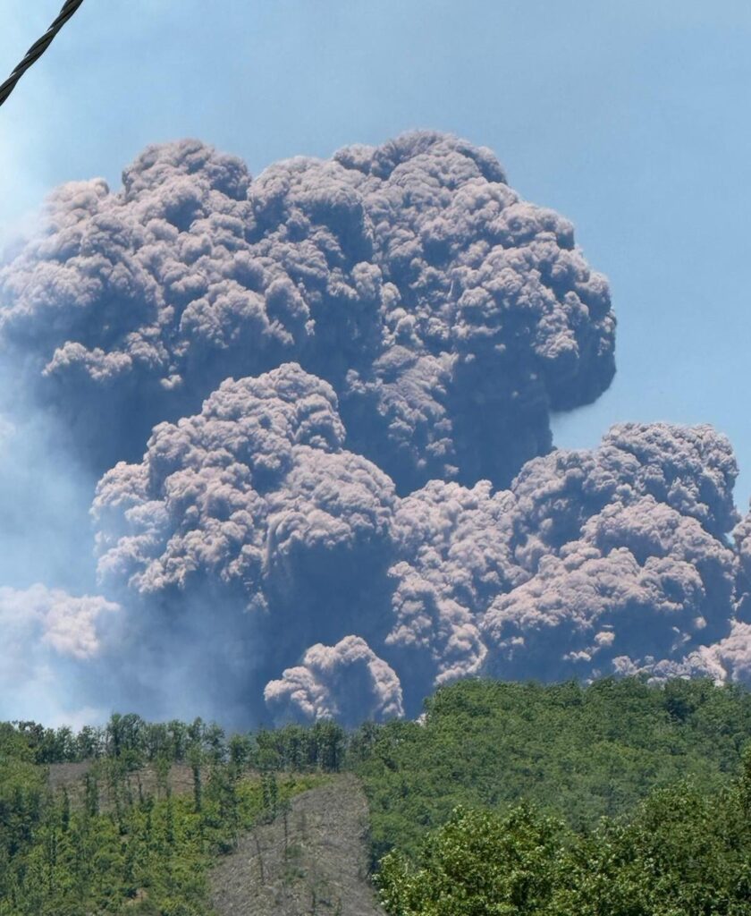 eruzione etna 2 giugno
