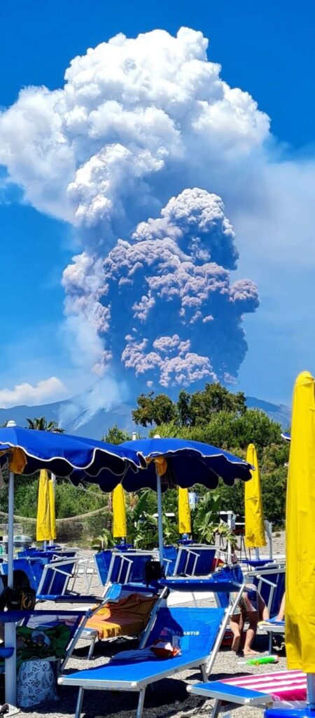 eruzione etna 2 giugno