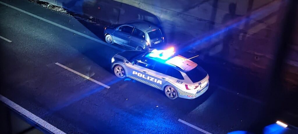 polizia stradale sera incidente raccordo
