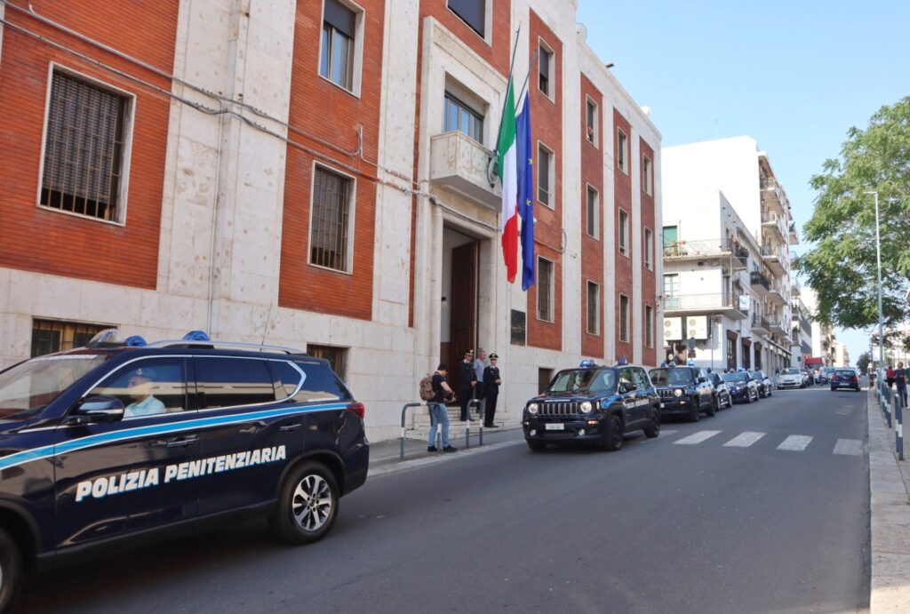 omaggio carabiniere caduto in puglia polizia penitenziaria