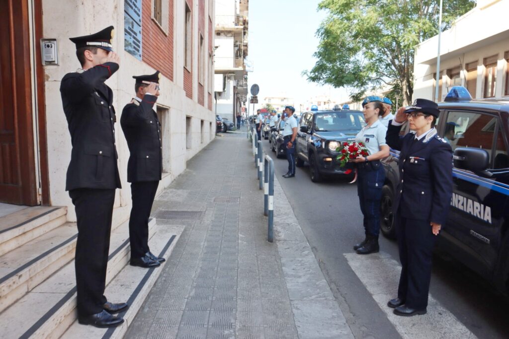 omaggio carabiniere caduto in puglia polizia penitenziaria
