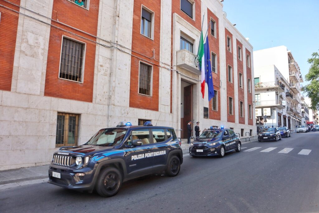 omaggio carabiniere caduto in puglia polizia penitenziaria