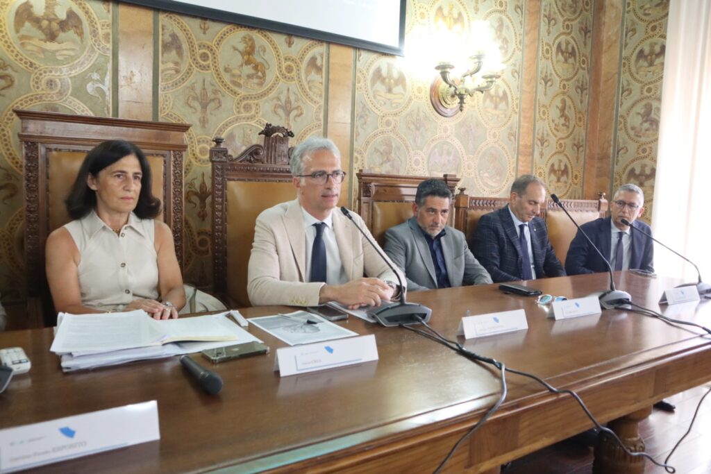 report camera di commercio su economia reggio calabria degli ultimi 20 anni