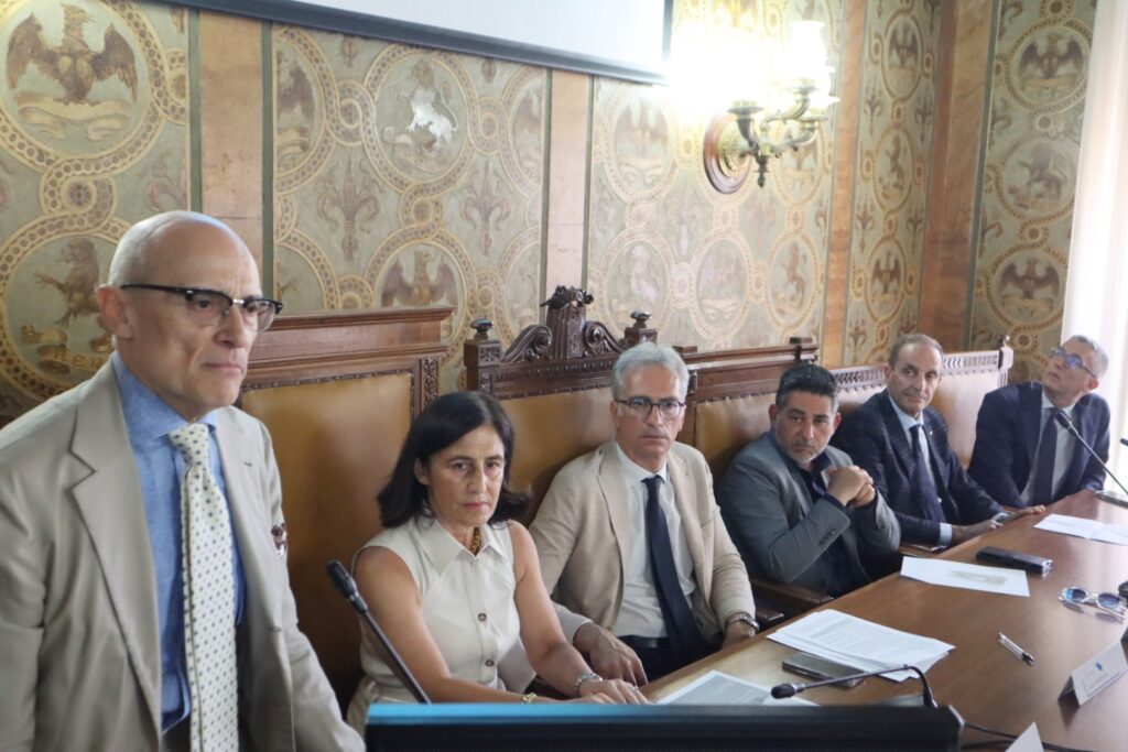 report camera di commercio su economia reggio calabria degli ultimi 20 anni