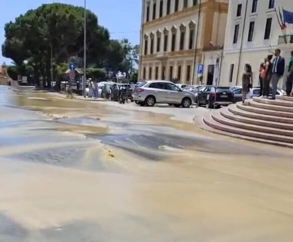 rottura tubo condotta idrica ad agrigento