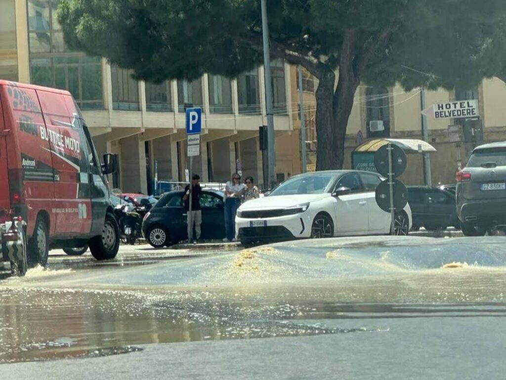rottura tubo condotta idrica ad agrigento