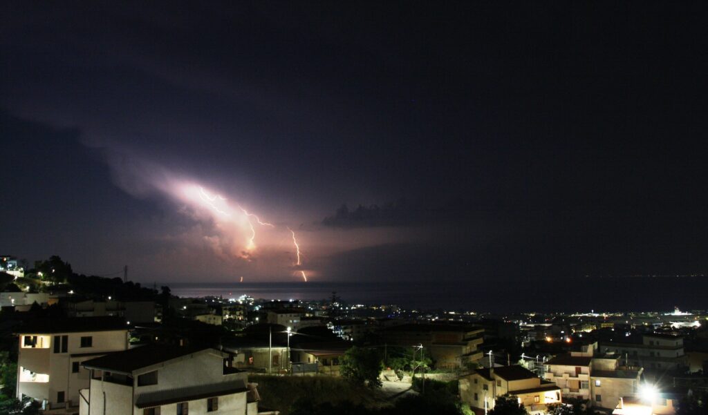 temporale stretto di messina 18 giugno 2025