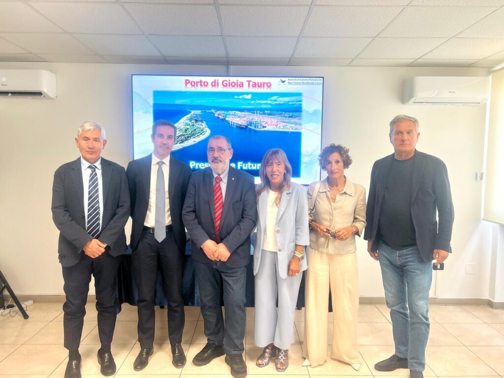 La Commissione d’inchiesta fa visita al porto di Gioia Tauro