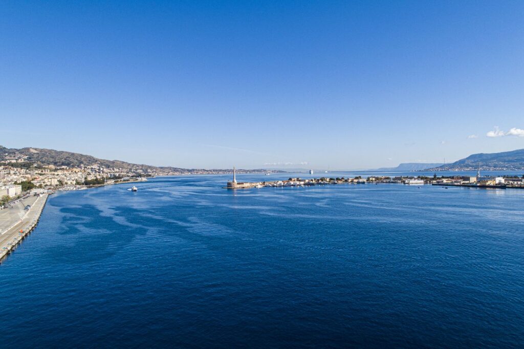 Nave da crociera Porto di Messina