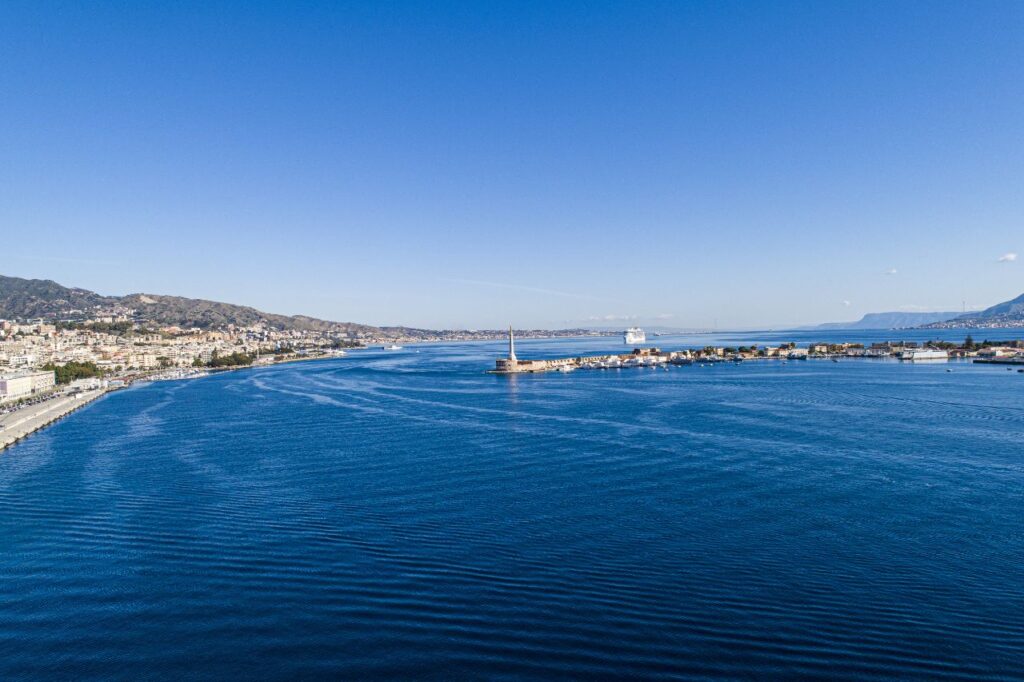 Nave da crociera Porto di Messina