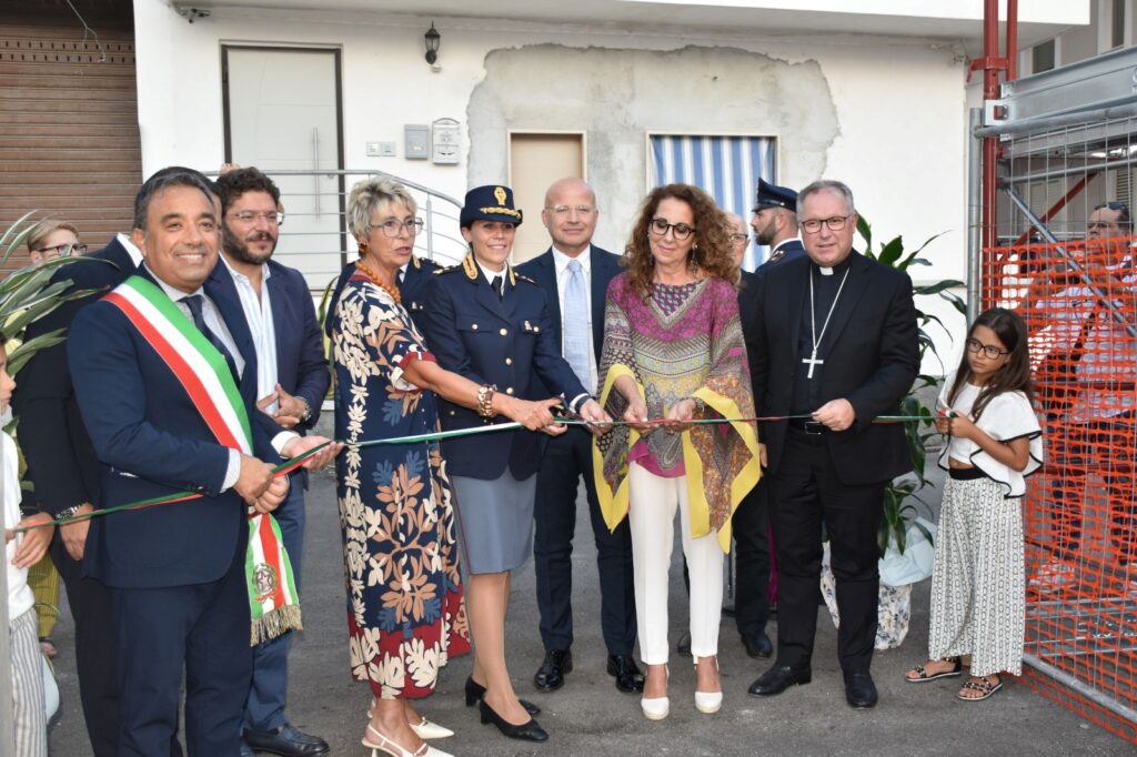 Posta la prima pietra per il costruendo