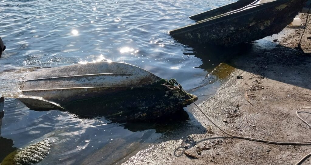Rimozione delle barche immerse nei canali di Capo Peloro