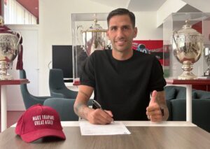 Roberto Pirrello firma trapani
