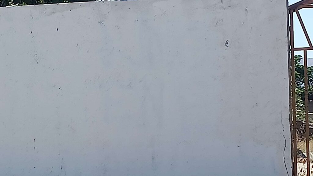 Scritta cancellata fuori dal Sant'Agata