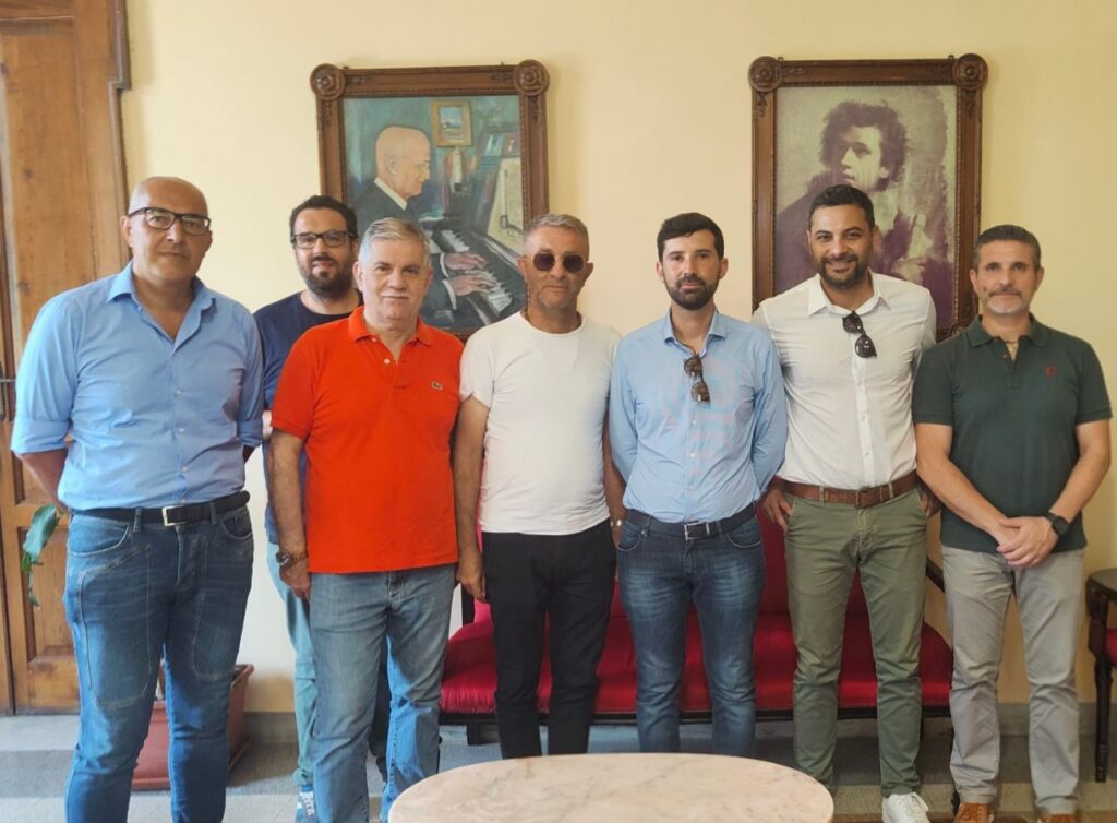 Sindaco Palmi Ranuccio inaugurazione Villa Repaci gruppo La Raffica