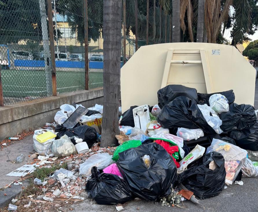 Spazzatura viale Messina