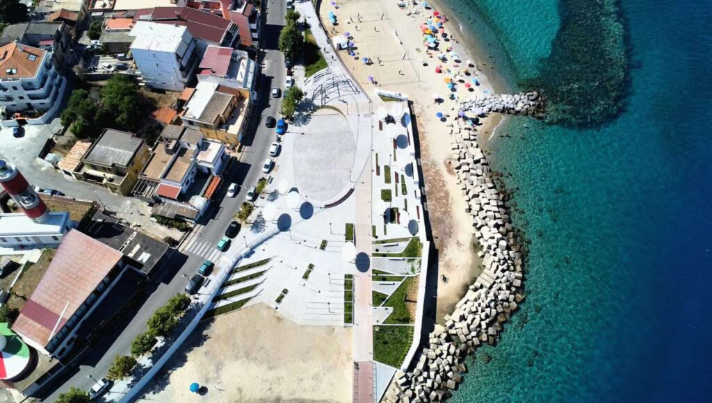 Villa San Giovanni e Stretto di Messina dall'alto