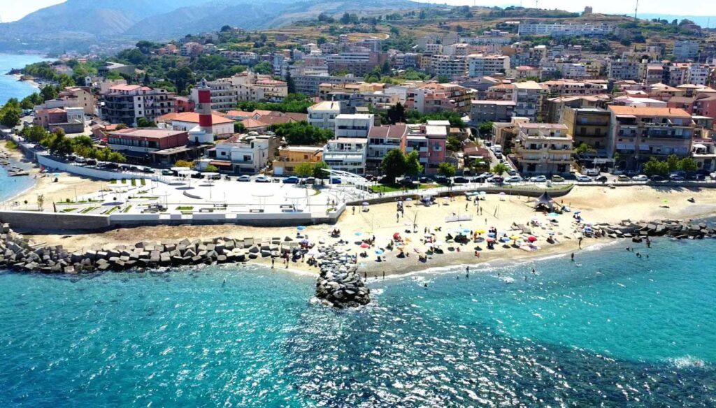 Villa San Giovanni e Stretto di Messina dall'alto