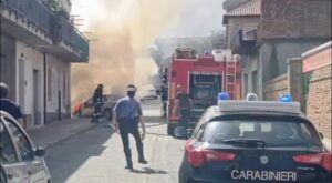 auto in fiamme taurianova