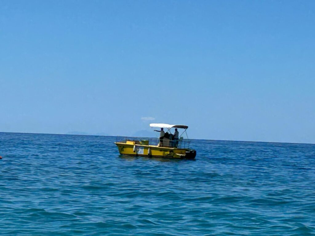 battello pulisci mare