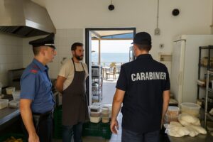 controlli carabinieri stabilimento balneare