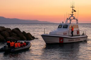 gommone e guardia costiera