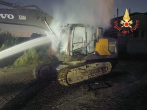incendio automezzo da cantiere