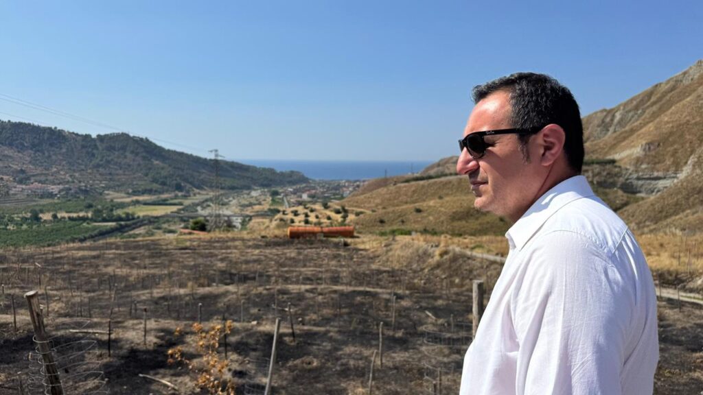 incendio terreno confiscato melito porto salvo
