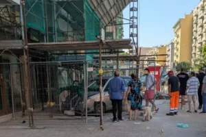 incidente palermo auto contro ponteggio