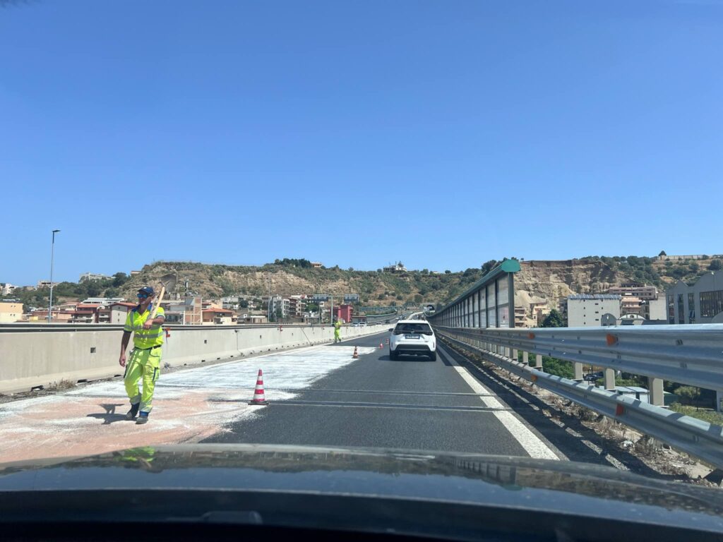 incidente raccordo autostradale reggio calabria