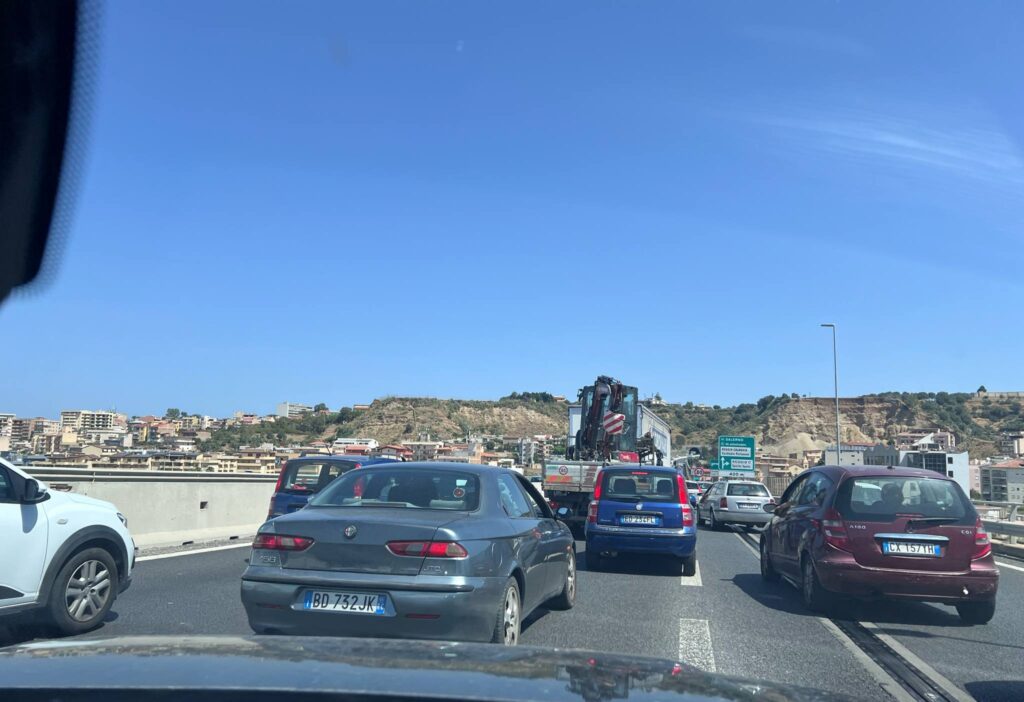 incidente raccordo autostradale reggio calabria