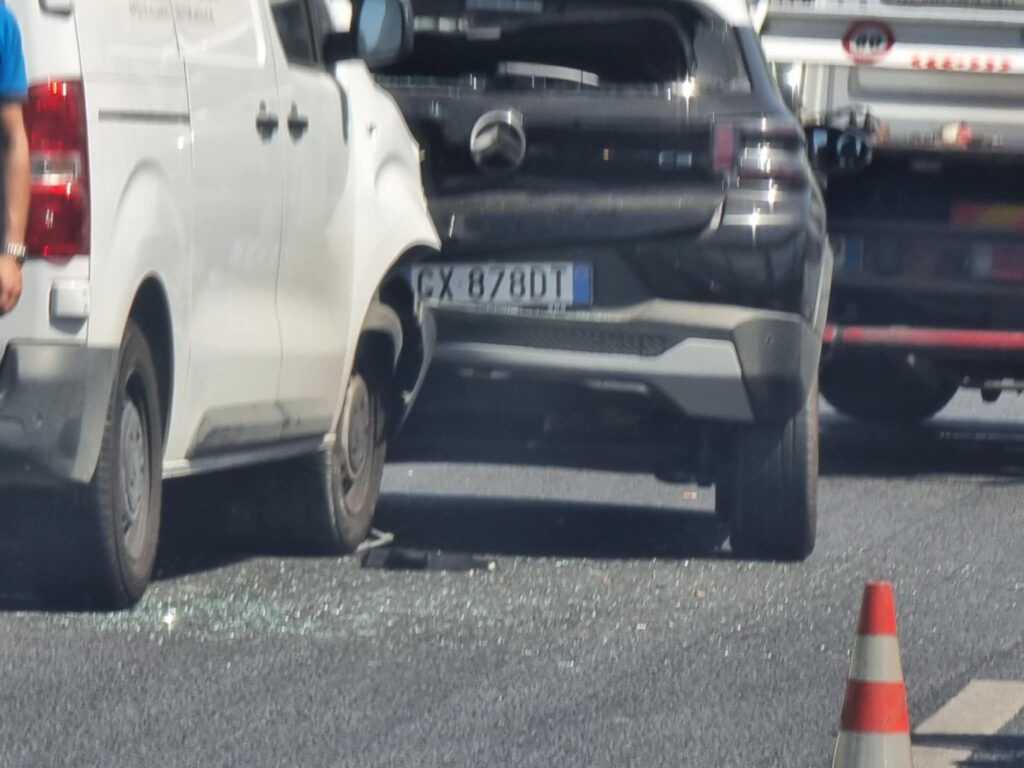 incidente raccordo autostradale reggio calabria