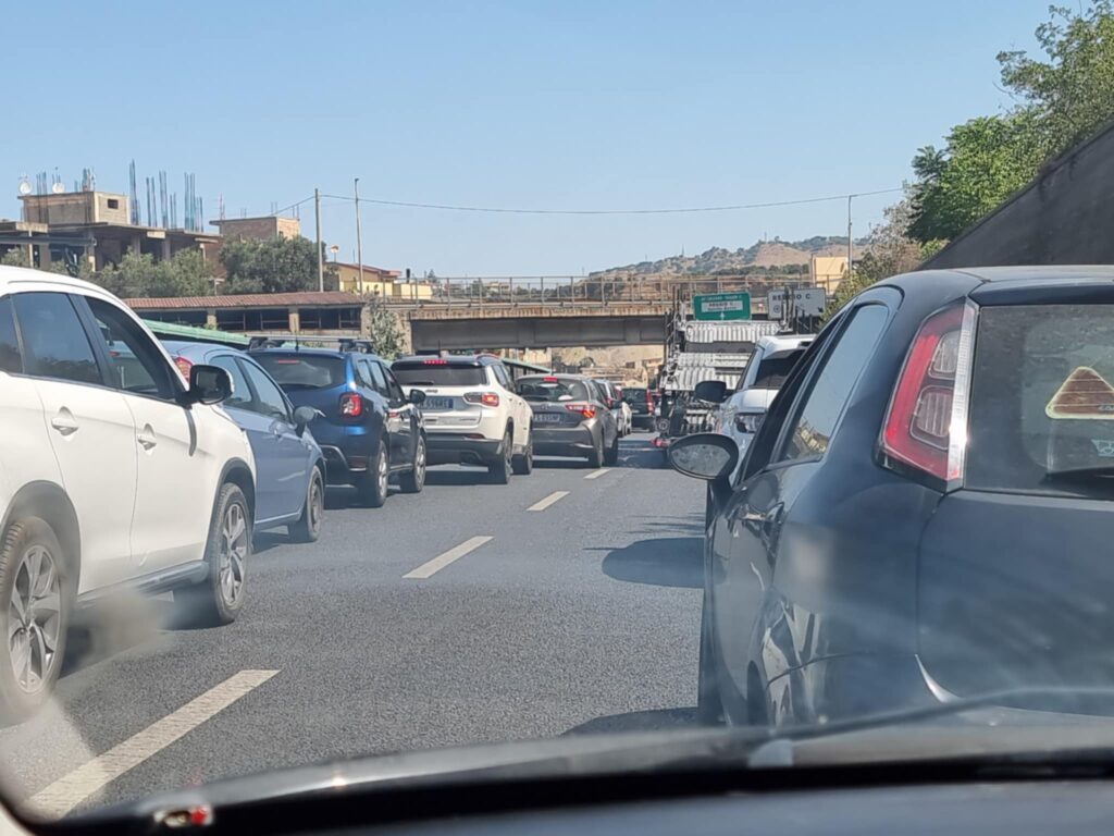 incidente raccordo autostradale reggio calabria