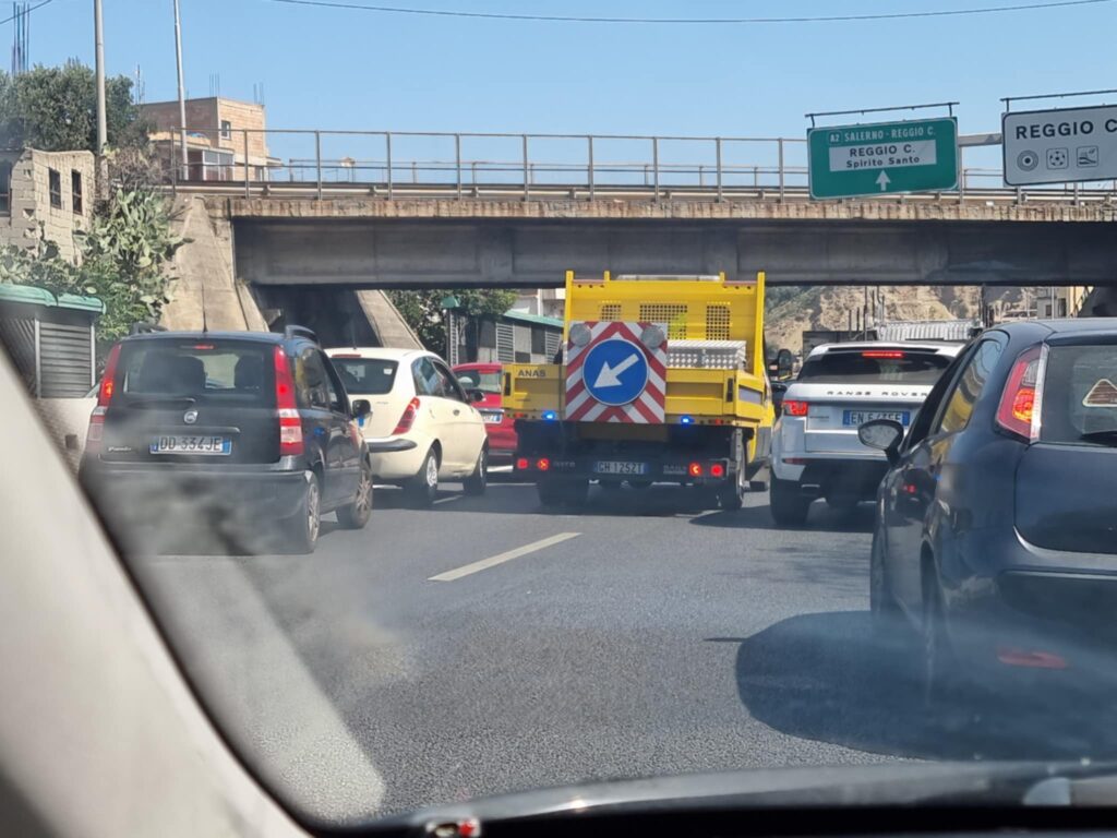 incidente raccordo autostradale reggio calabria