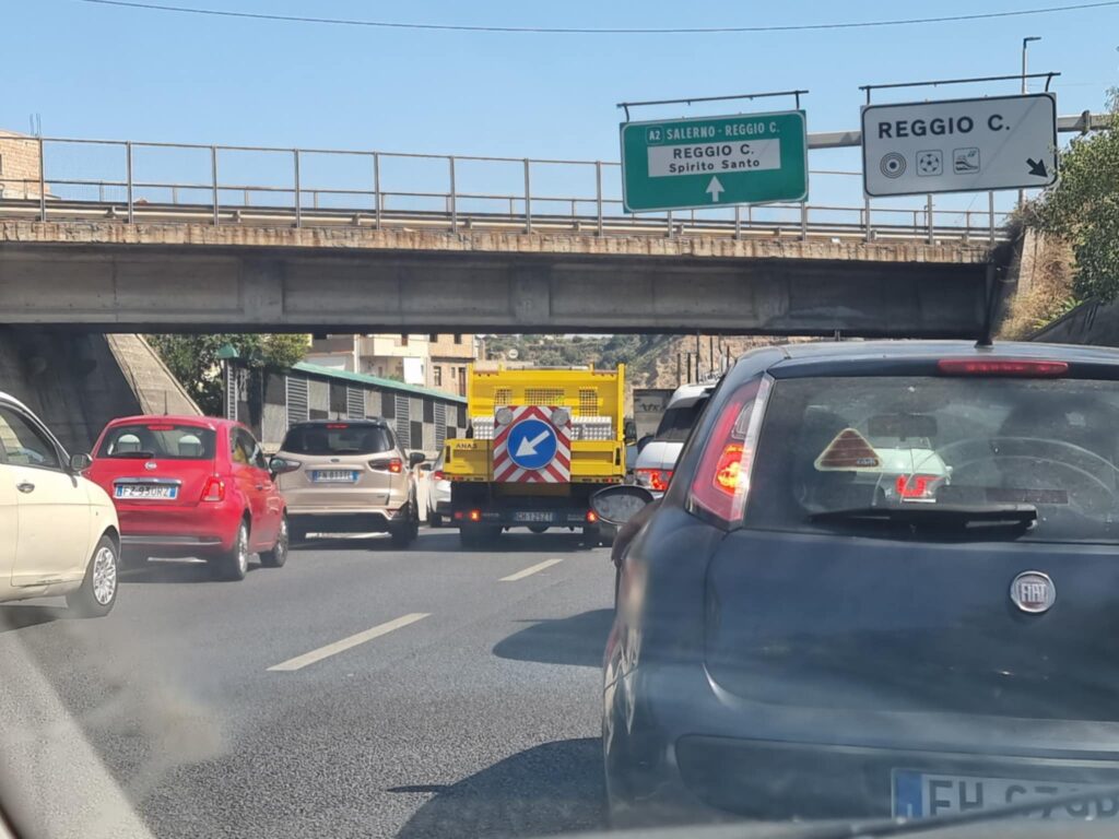 incidente raccordo autostradale reggio calabria