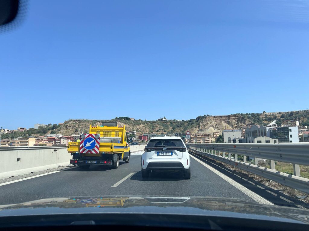 incidente raccordo autostradale reggio calabria