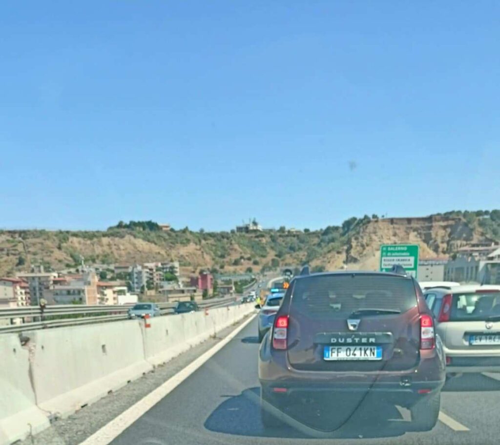 incidente raccordo autostradale reggio calabria