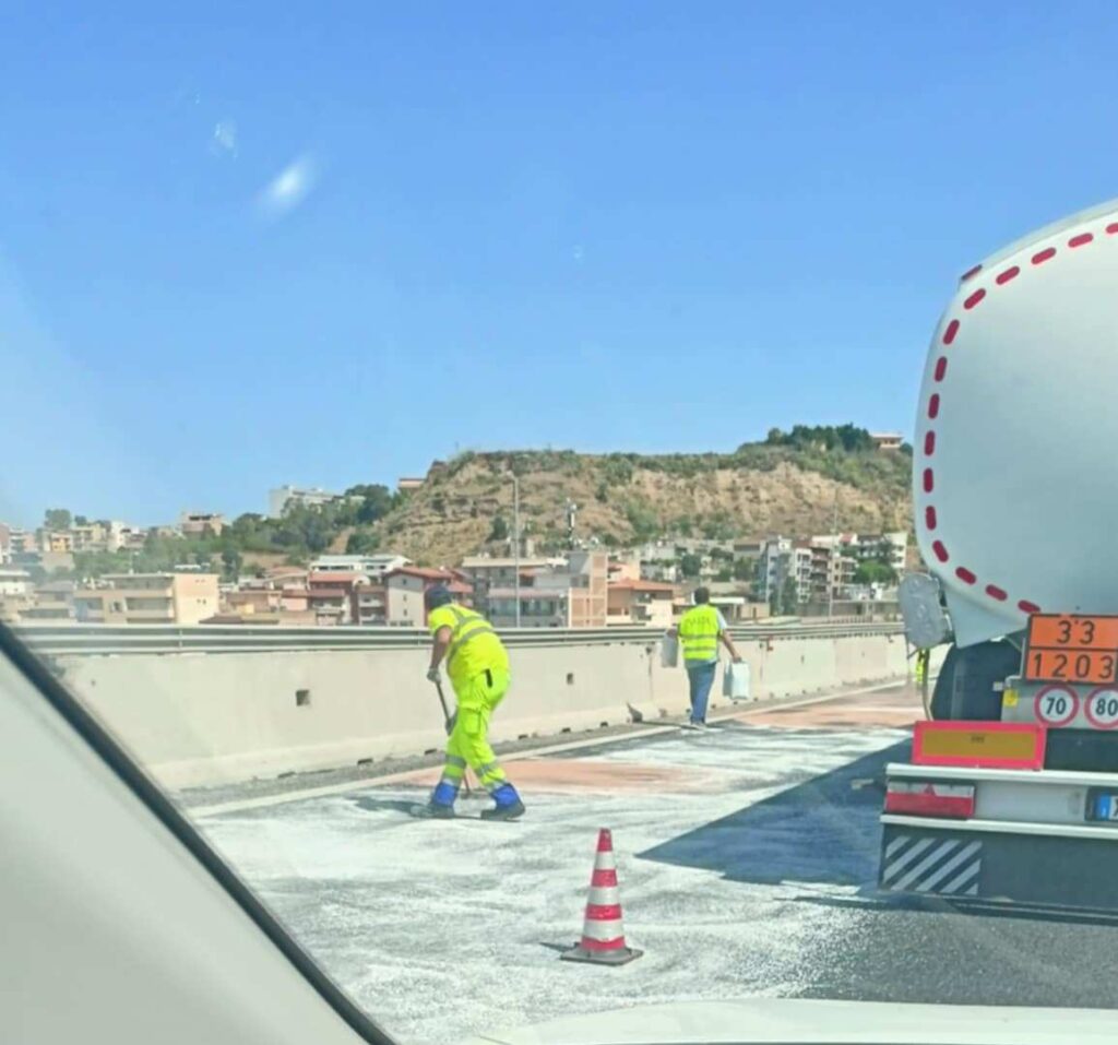 incidente raccordo autostradale reggio calabria