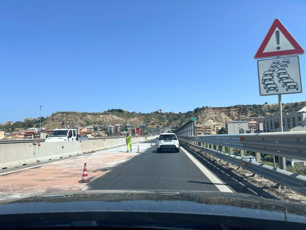 incidente raccordo autostradale reggio calabria