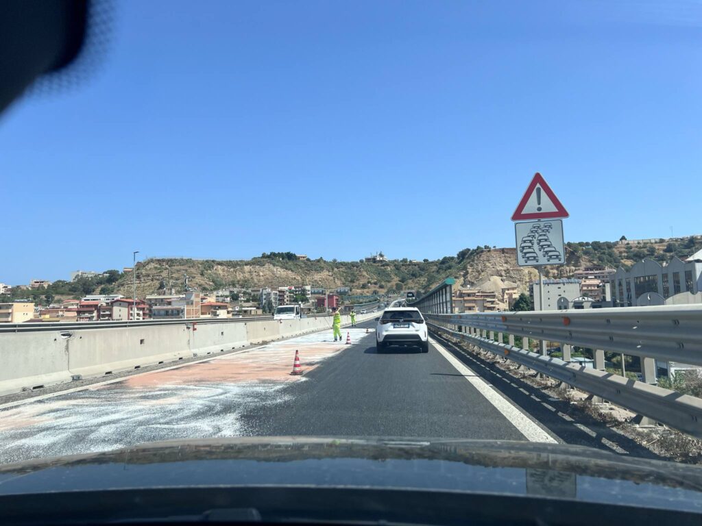 incidente raccordo autostradale reggio calabria