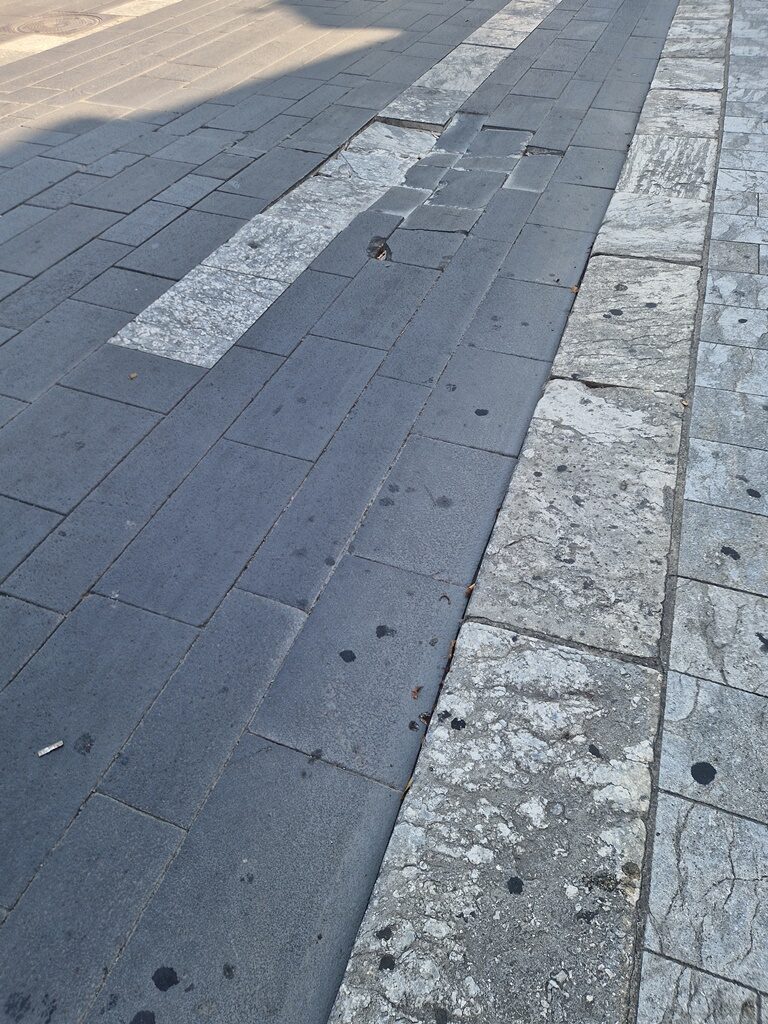 piazza duomo degrado