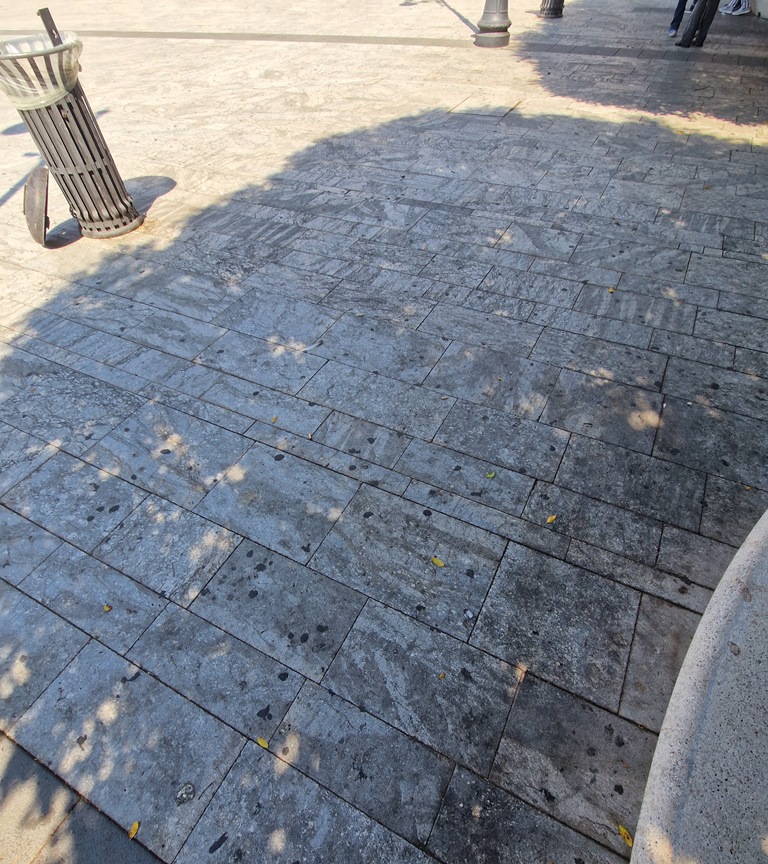 piazza duomo degrado